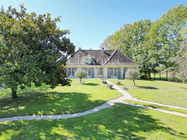 Entre Duras et Eymet Belle propriété avec un parc arboré d. 142m² Duras
