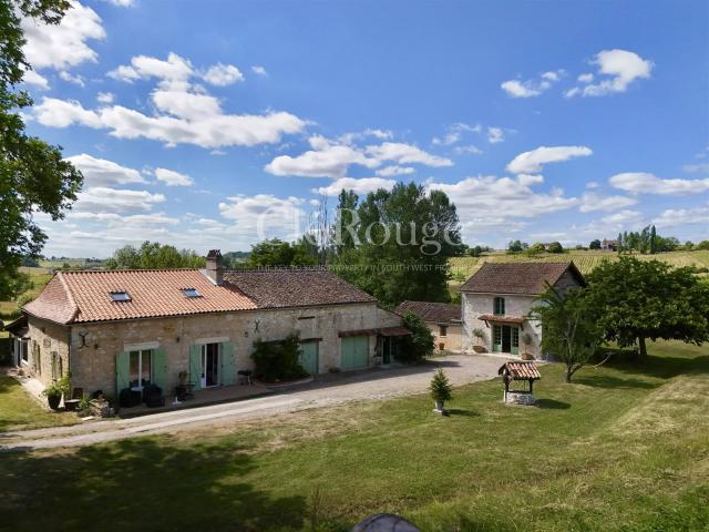 Entre Eymet et Bergerac Belle propriété en pierre avec gît. 238m² Bergerac