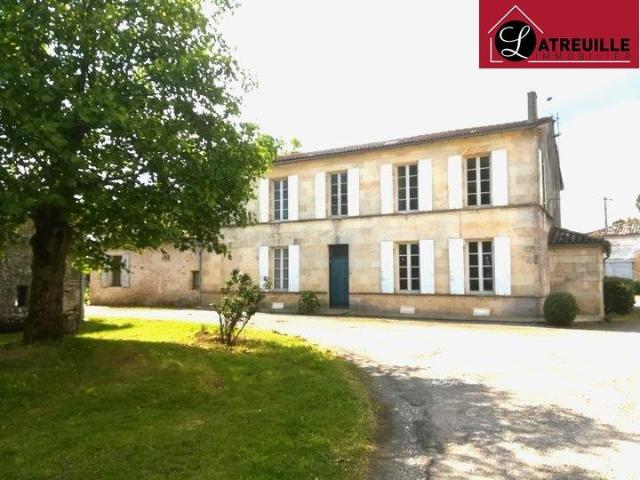 Entre Gemozac Et St Genis De Saintonge 475m² Bois