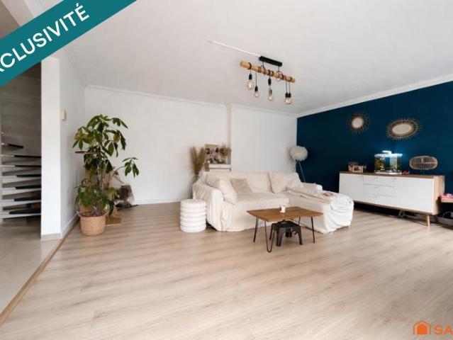 Entre la maison de ville et l'appartement safti vous présente ce superbe duplex coup de coeur au bois joli à maurepas