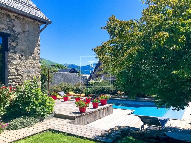 Entre Lac D'oô Et Luchon Grange Renovee Et Gite Haut De Ga. 381m² Oô