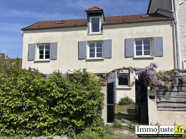 Entre le triplex et la maison