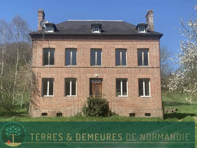 Entre LISIEUX et PONT L'EVEQUE CALVADOS: Maison de caractère