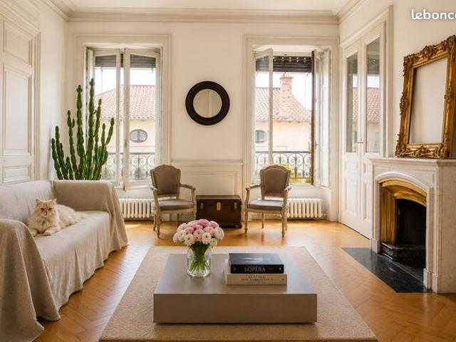 Entre l'Opéra et les Cordeliers, très bel Haussmannien