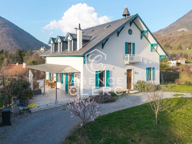 Entre Menthon St Bernard et Talloires, propriété de caractèr. 255m² Menthon Saint Bernard