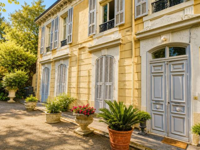 ENTRE MER ET NATURE APPARTEMENTS DE CARACTÈRE DANS UNE MAI