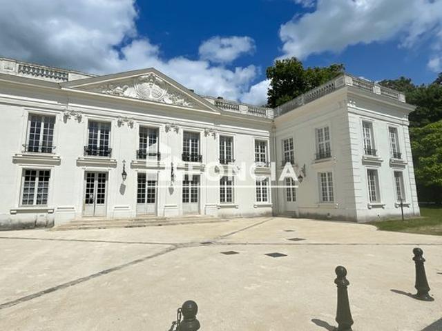 Entre prestige et raffinement: votre futur appartement dans un château unique