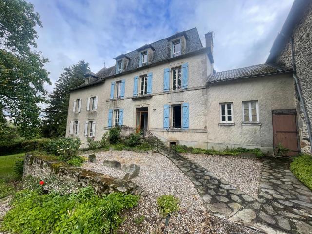 Entre Rieupeyroux et Villefranche de Rouergue: Corps de ferme