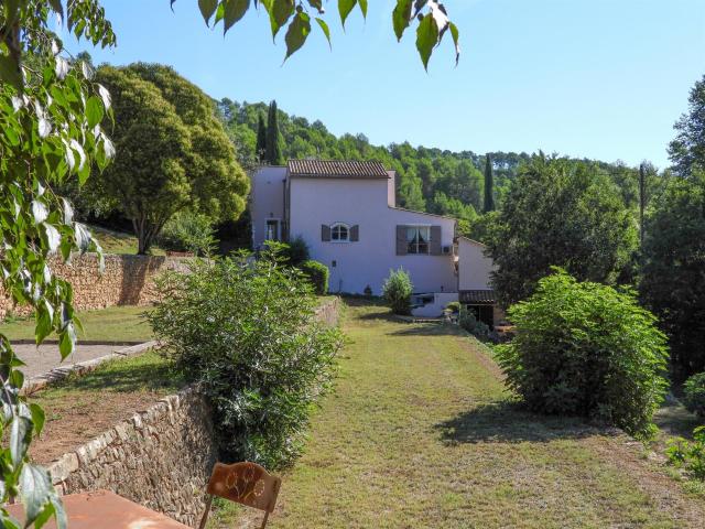 Entrecasteaux Maison de caractère 10 pièce s Gîtes Terrai. 272m² Entrecasteaux