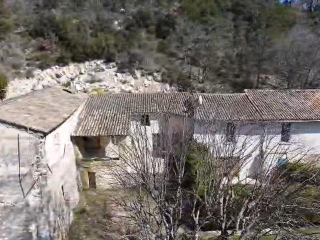 ENTRECHAUX L'AUTHENTICITE D'UN MAS PROVENCAL AUX VOLUMES HORS NORMES