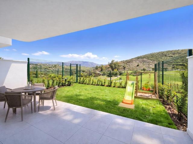 ENTREGA INMEDIATA! BAJO de 3 Dorm. A ESTRENAR con TERRAZA y JARDIN PRIVADO! y VISTAS AL GOLF!