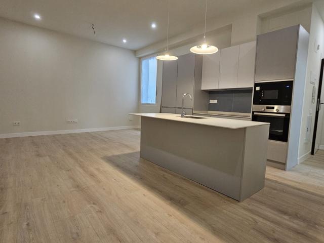 Entreplanta interior luminosa. Reforma a estrenar. ideal pareja o single. comunicarse por WhatsApp