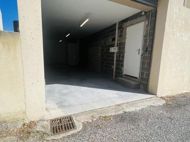 Entrepot 42 m²