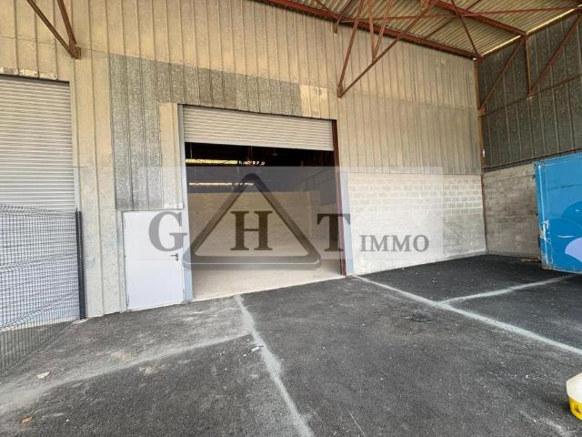 ENTREPOT 480 M² + 600 M² DE TERRAIN AU CHATELET EN BRIE