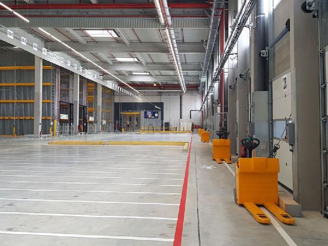 Entrepôt 10000m2 dont 4000m2 couvert Route d'El Jadida