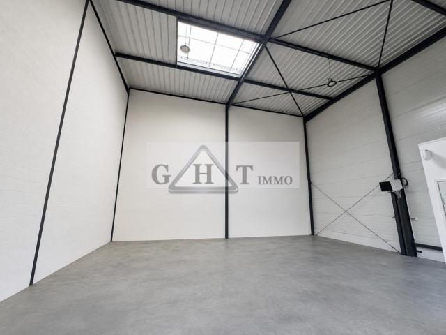 ENTREPOT 113 M² A LOUER BUSSY SAINT GEORGES