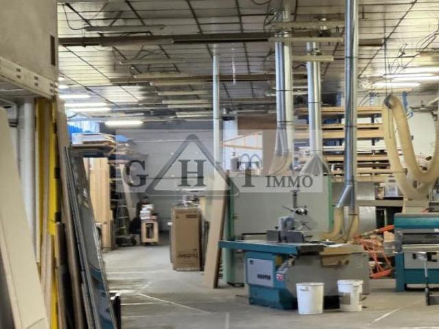 Entrepot 2600 m2 a vendre Bobigny