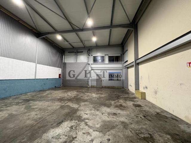 ENTREPOT 270M² A LOUER SAINTE GENEVIEVE DES BOIS