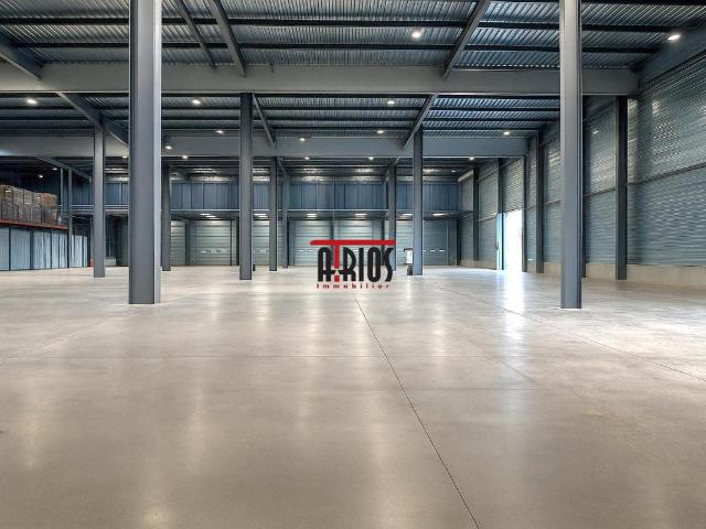 ENTREPOT 3000 M²