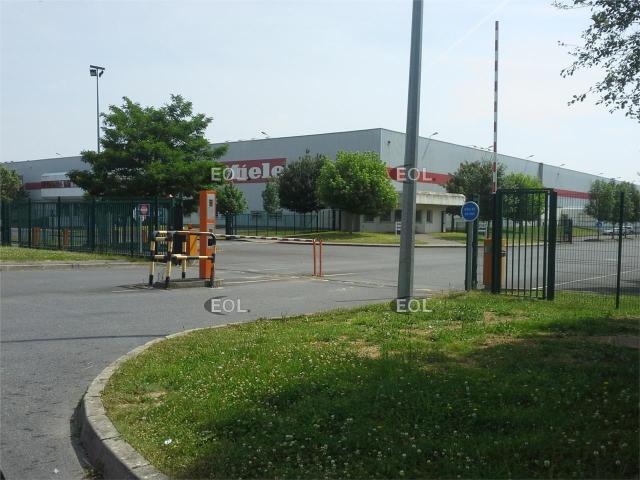 Entrepôt à louer Lagny le Sec Proximité A104 et transports en commun
