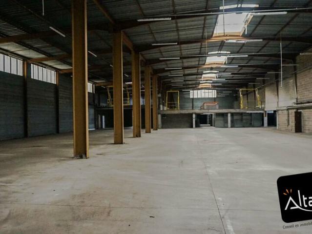 Entrepôt avec bureaux à vendre Mainvilliers Proche RN154