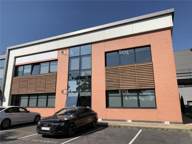 Entrepôt bureaux à louer Villeneuve la Garenne Accès A86 A15 A1