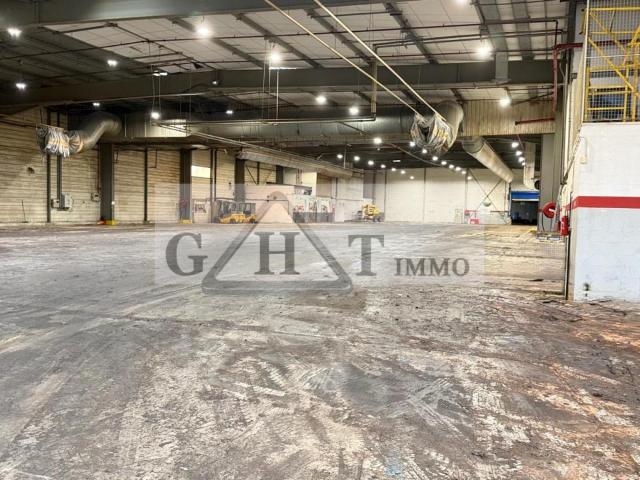 ENTREPÔT BUREAUX DE 7 663 M² À VENDRE À MEAUX