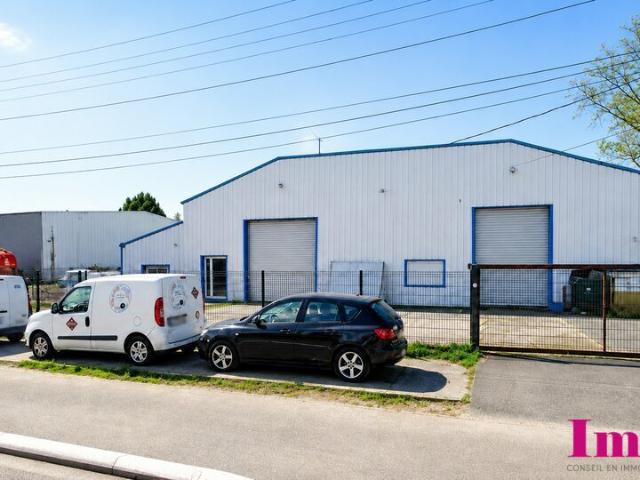 Entrepôt commercial à vendre La Teste de Buch Proche aéroport et centre ville
