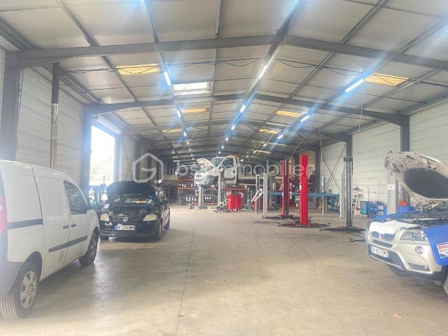 ENTREPOT D ' ACTIVITE 2300 m2