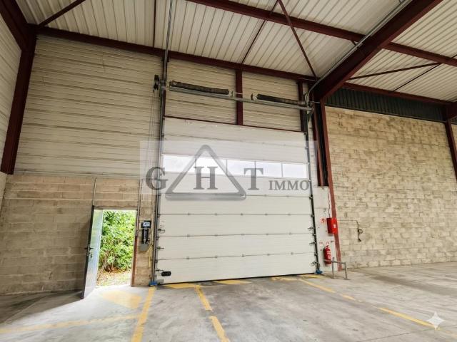 ENTREPÔT INDÉPENDANT À LOUER – 688 M² – CESSON 77240