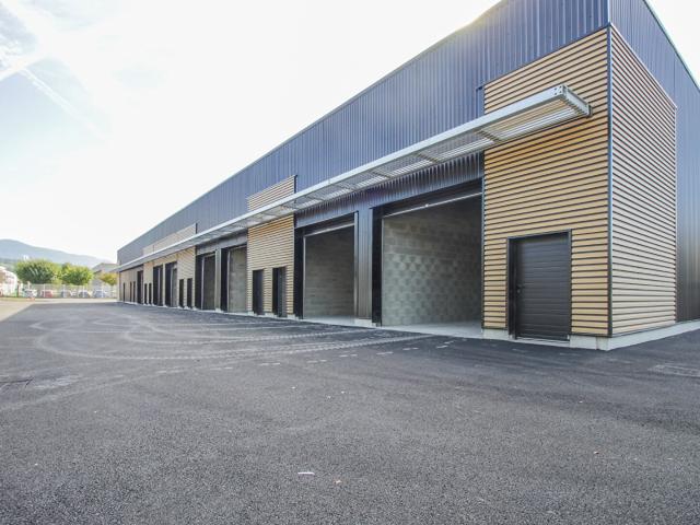 Entrepot Local 177,22m² à Usage d'entrepôt + 3 Parking 177m² Publier