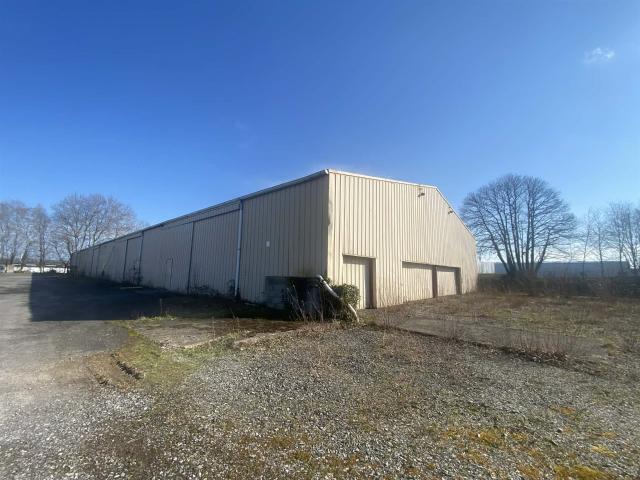 Entrepôt / Local d’activité 1 500 m2 Emplacement idéal Za de. 1500m² La Selle en Luitré