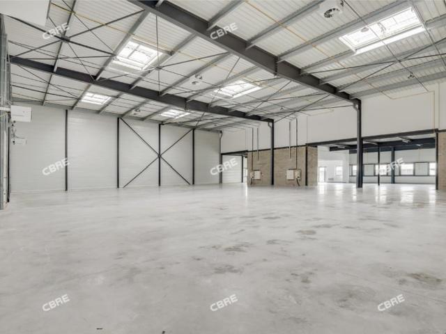 Entrepôt neuf à vendre Villebon sur Yvette Proximité A10 et RER B