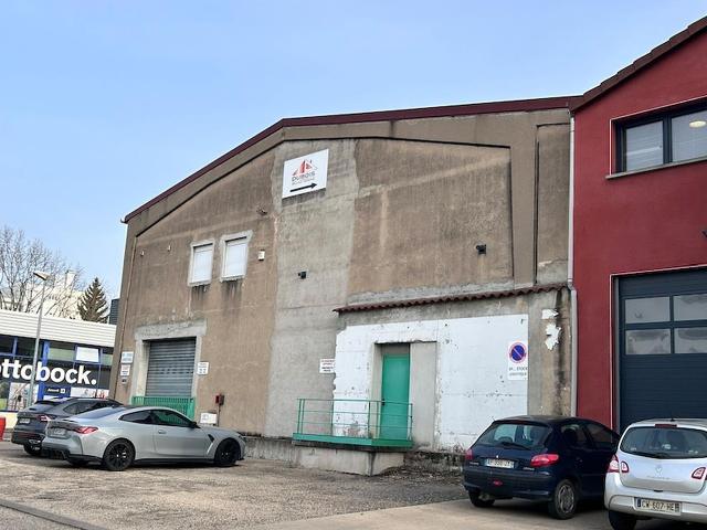 Entrepôt stockage à vendre Charnay lès Mâcon Centre ville