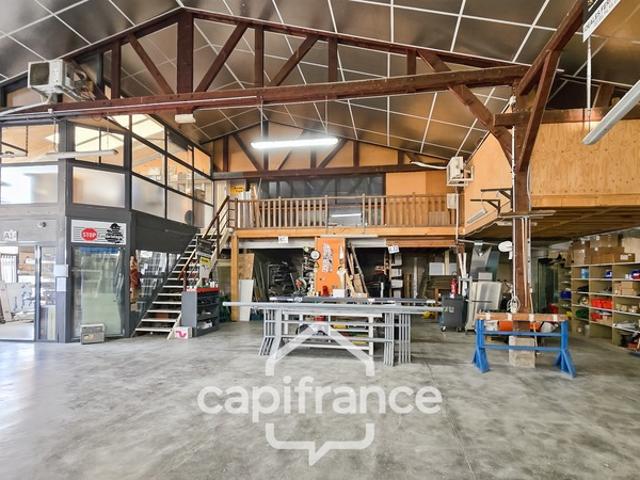 Entrepôt/bureau à vendre de 392 m² 71