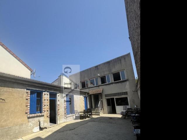 ENTREPÔT/BUREAUX CHAMPIGNY