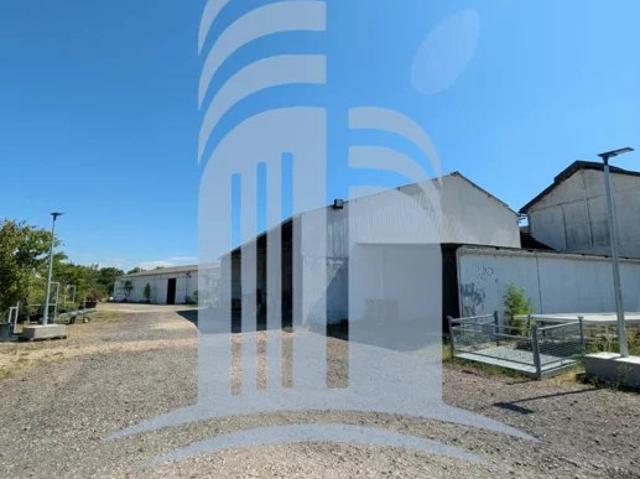 ENTREPÔTS ET ESPACES D'ACTIVITÉS À LOUER – ENVIRON 310 M² ET 940