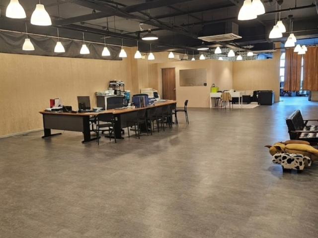 Entrepreneur Business Centre Factory / Workshop B2 For Sale, $1,280,0003,000 sqft $427.00 psf