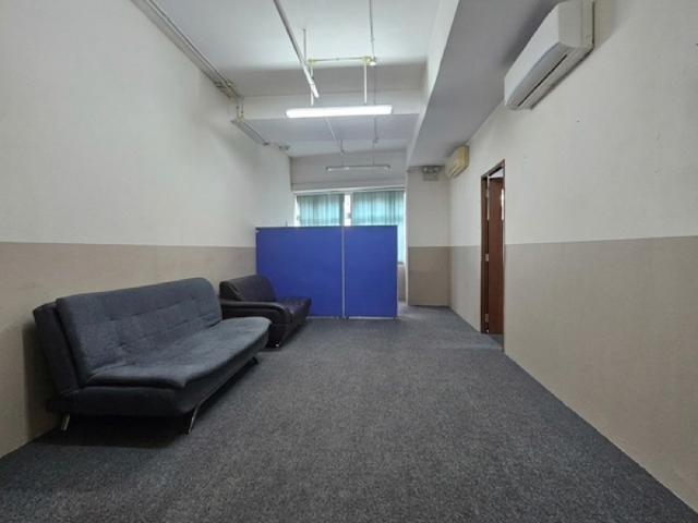 Entrepreneur Business Centre Factory / Workshop B2 Room Rental, $2,800, 1 Bed 750 sqft $3.73 psf