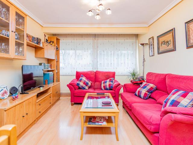 Planta baja en venta. Madrid