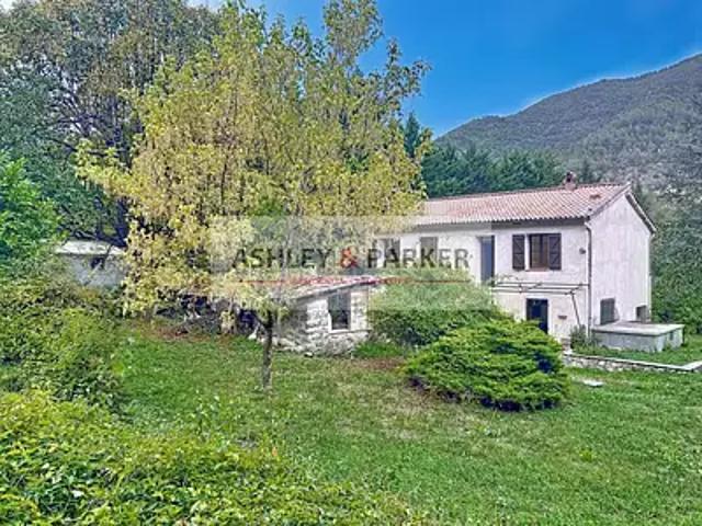 Entrevaux 04320 Achat / Vente maison 6 pièces t6 piscine