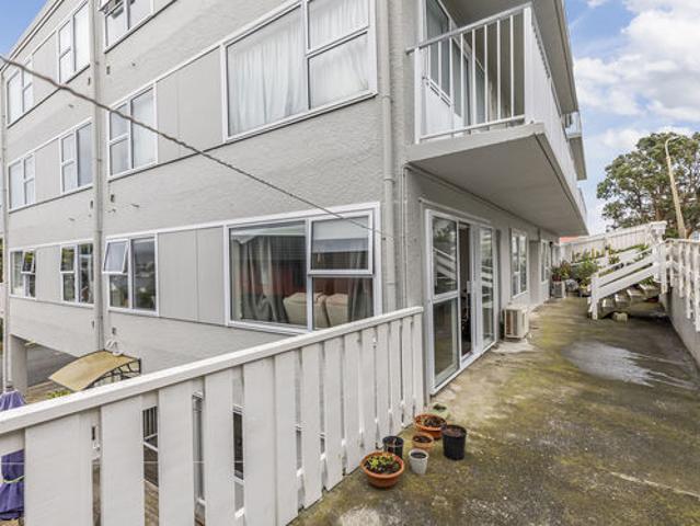 Entry level and easy care in the eastern suburbs