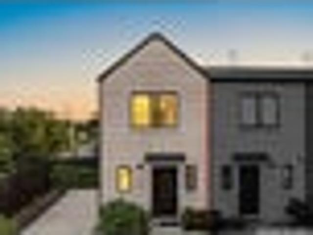 Entry level Modern Corner Townhouse Living