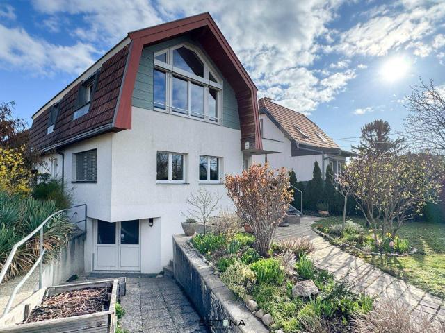 Wohnen in Oberlisse – Gepflegtes Haus in familienfreundlicher Lage