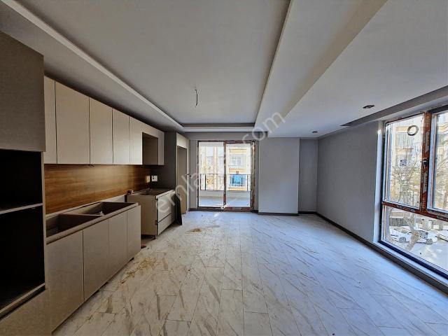 Şenyurt Cad. Migros Yanı 3+1 Satılık Lüx Daireler