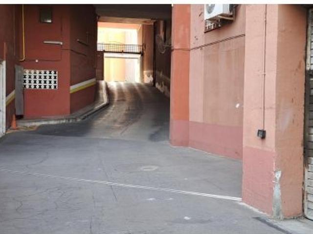 ES VEN PLAÇA DE PÀRQUING LA MARINA DE PORT SE VENDE PLAZA DE PARKING LA MARINA DE PORT
