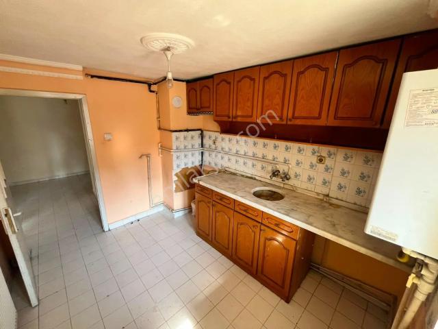 Es as'tan Mareşal'de Ön Cephe Katta Masrafsız 3+1 Kiralık