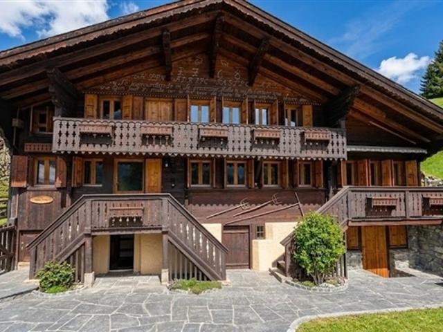 Es ist genau die Art von Chalet, die man sich vorstellt, wenn man von der Schweiz träumt