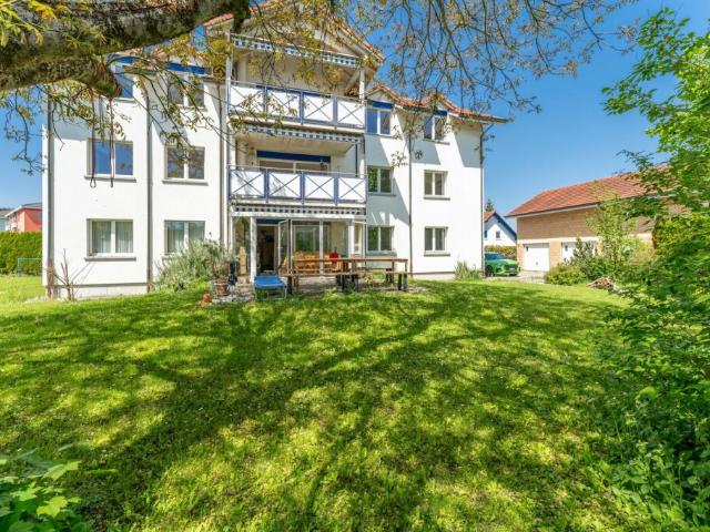 Es Mehrfamiliehuus met vöune Möglechkeite
