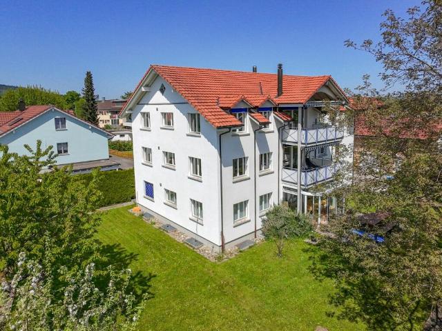 Es Mehrfamiliehuus met vöune Möglechkeite